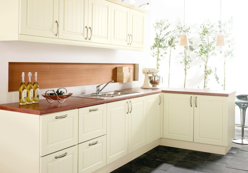 Kitchen cabinet